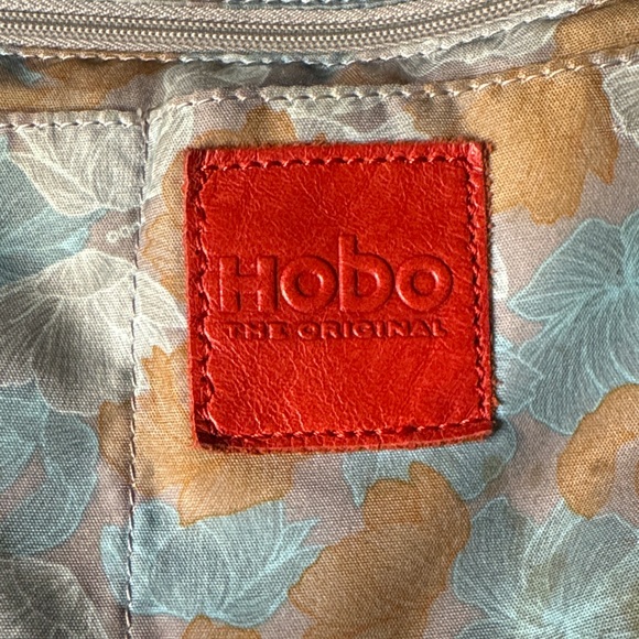 HOBO Large Shelia Gray Crossbody Bag - Picture 11 of 15